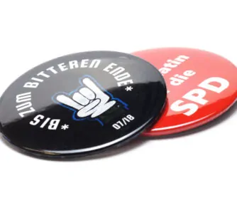 2 buttons 76 mm Buttons 76 mm mit Supermagnet