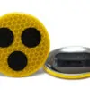Blindenbutton reflektierend 56 mm mit Magnetverschluss