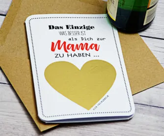 Die RUbbelkarte für die zukünftige Oma hat ein großes, goldenes Rubbelherz.